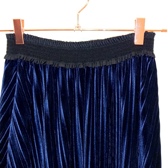 Laundry Shelli Segal Velvet Pleated Maxi Skirt - Picture 3 of 9